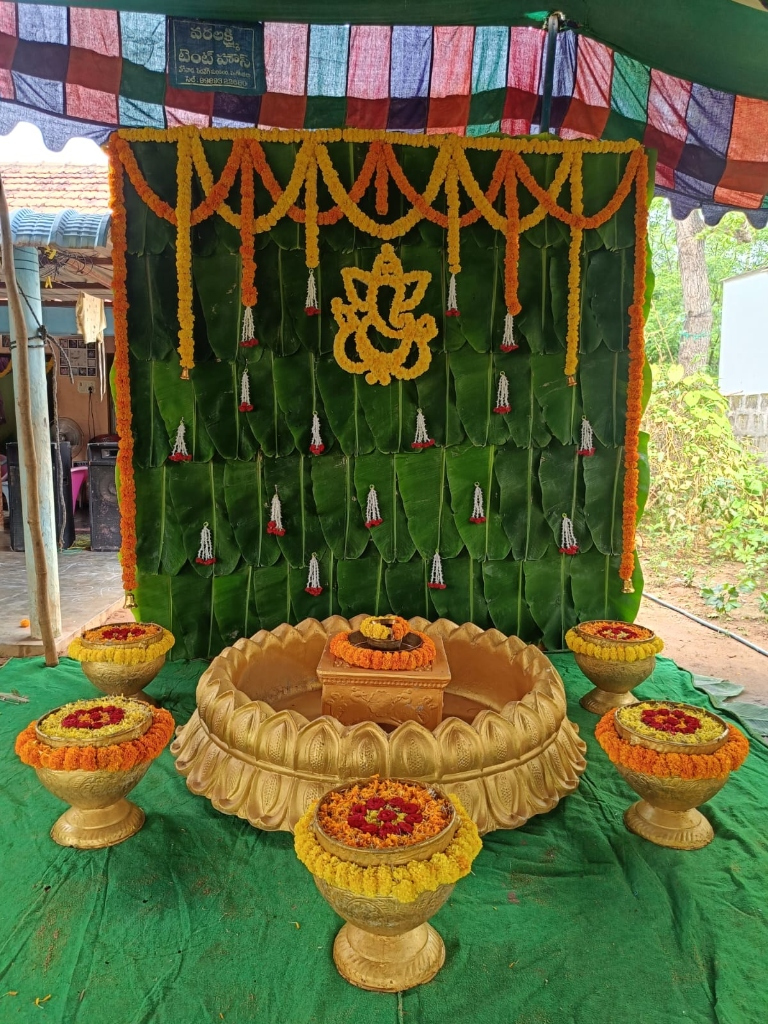 Grand Golden Lotus Bath Tub & Floral Brass Urlis Haldi Mandap