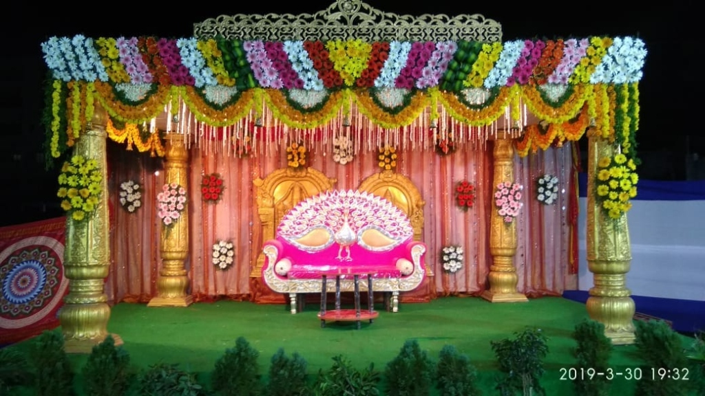 Royal Peacock Fan Sofa Reception Stage with Multi-Color Floral Canopy